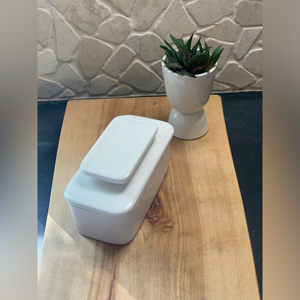 TALISMAN DESIGNS | White Rectangular Ceramic Butter Keeper